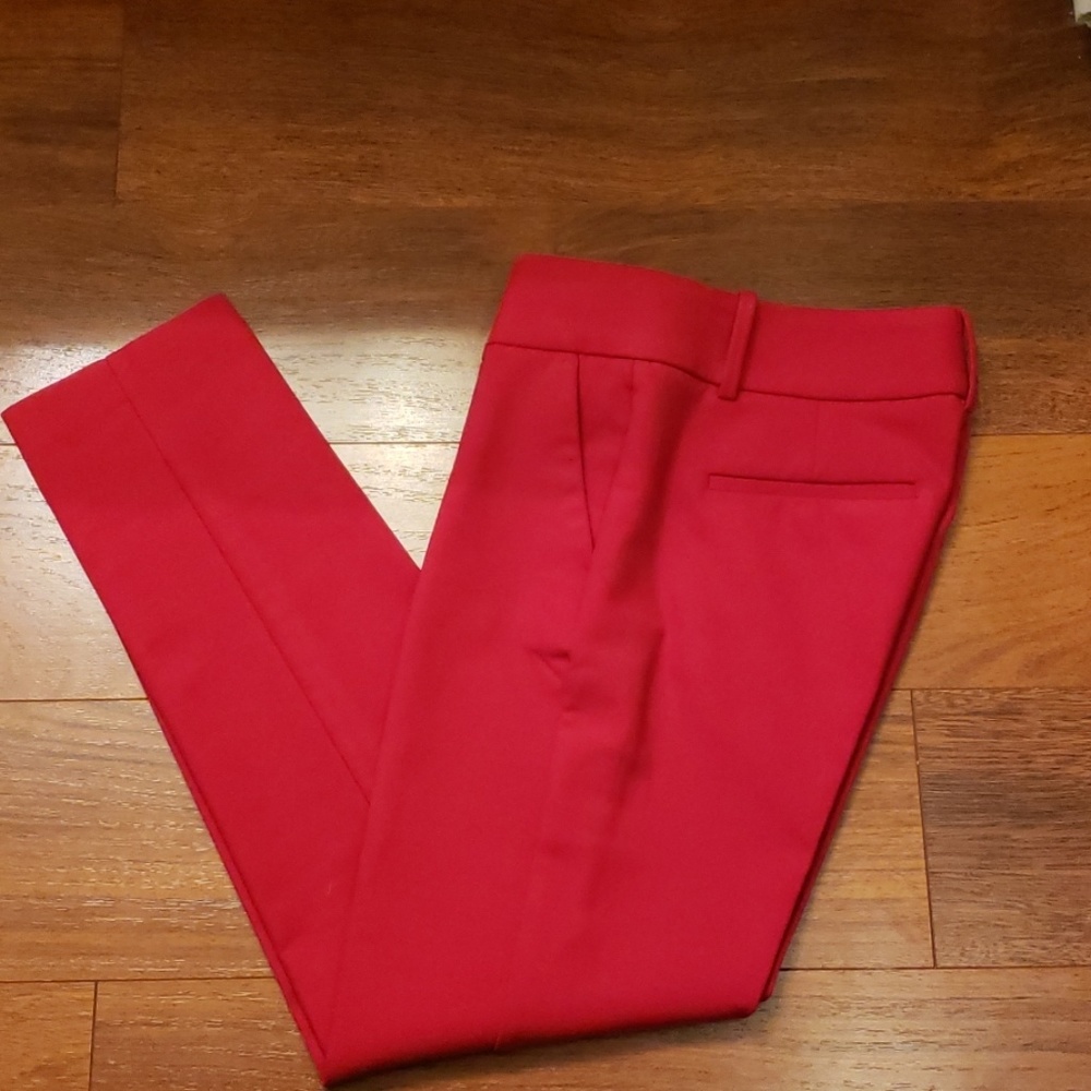 GORGEOUS Ann Taylo red skinny fit pant! Size 2